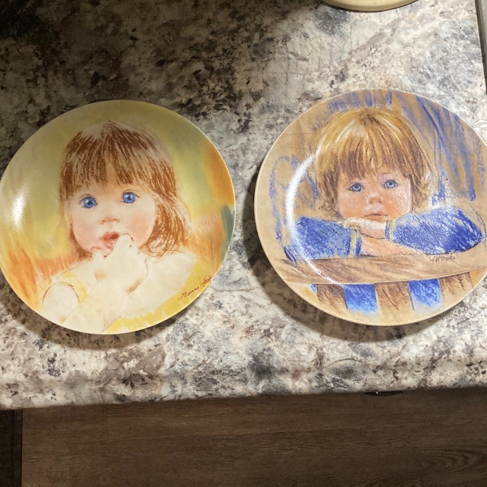 1985 Knowles Vintage Set Of 2 Plates By Frances Hook.
